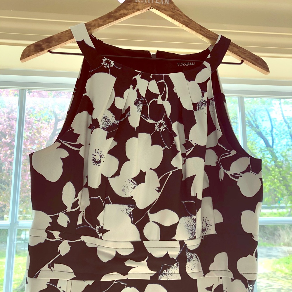 🌷🌷🌷Roz&Ali Floral Sheath Dress w/ Pockets
